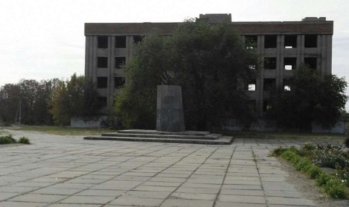 У Запорізькій області викрали 5-тонний бронзовий пам'ятник Леніну