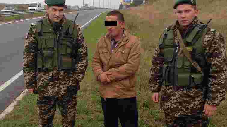 Таджик намагався нелегально потрапити до Європи через кордон на Львівщині