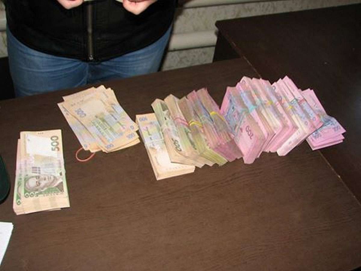 На кордоні з Росією прикордонники вилучили ₴600 тис.