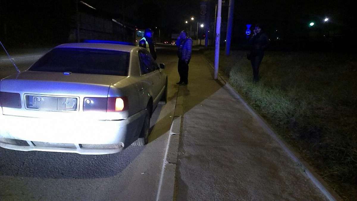 У Львові п’яна дівчина напала на поліцейських