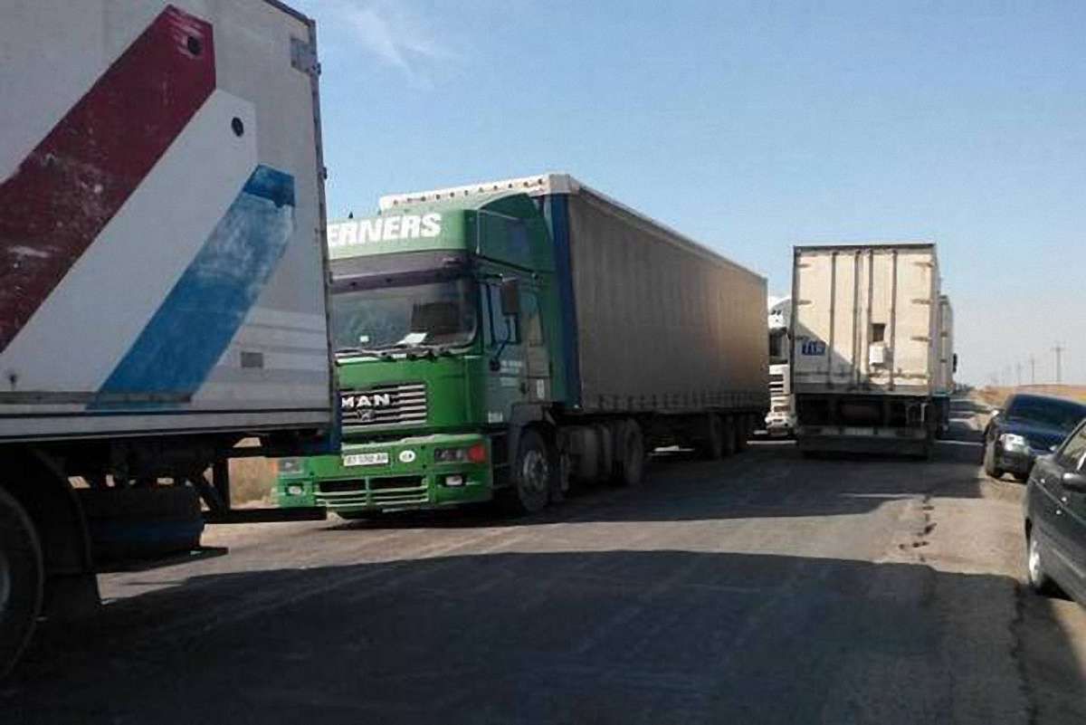 На Херсонщині через блокаду Криму накопичилися 30 тис. тонн овочів