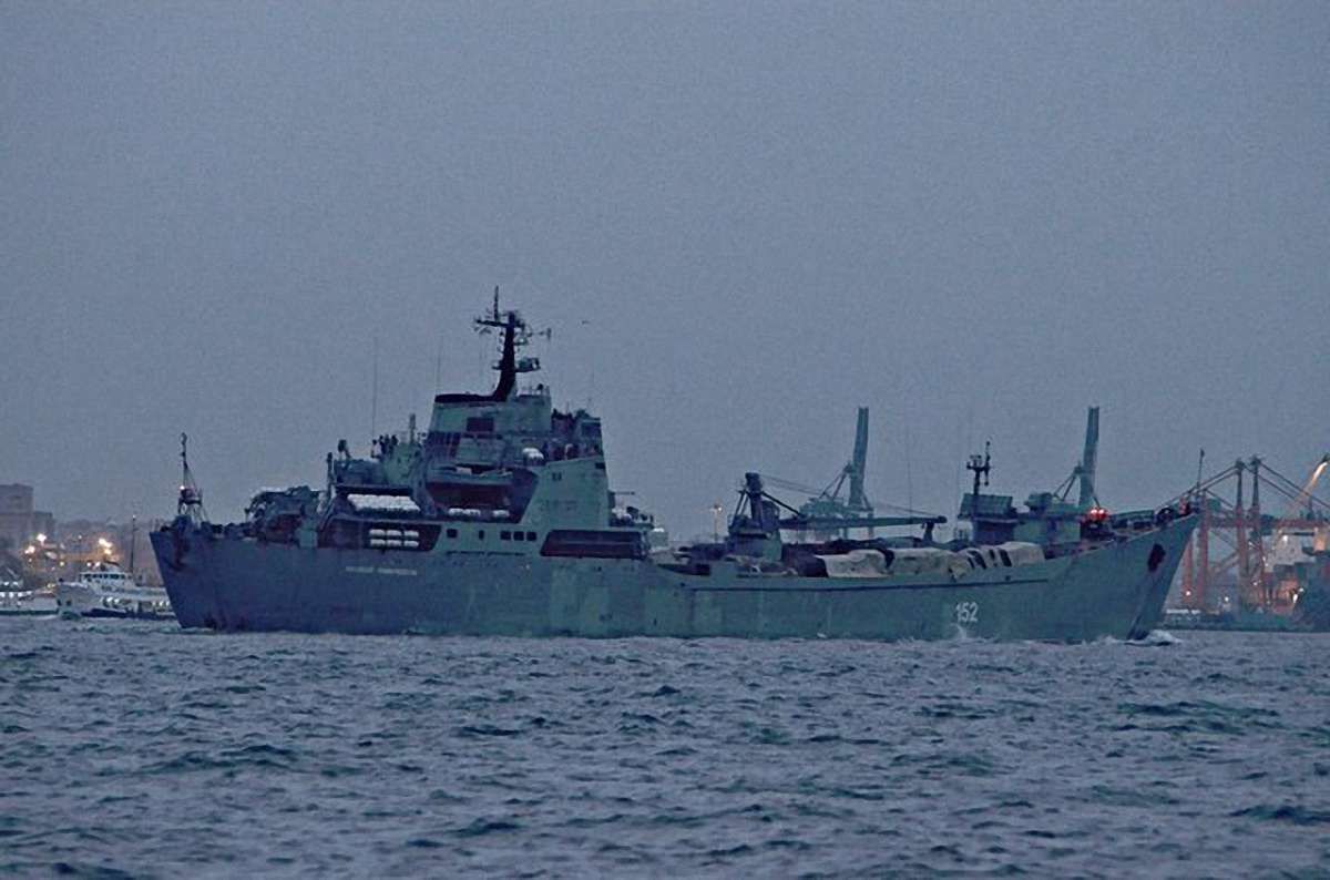 Волонтери повідомили про переміщення двох російських десантних кораблів до Середземного моря