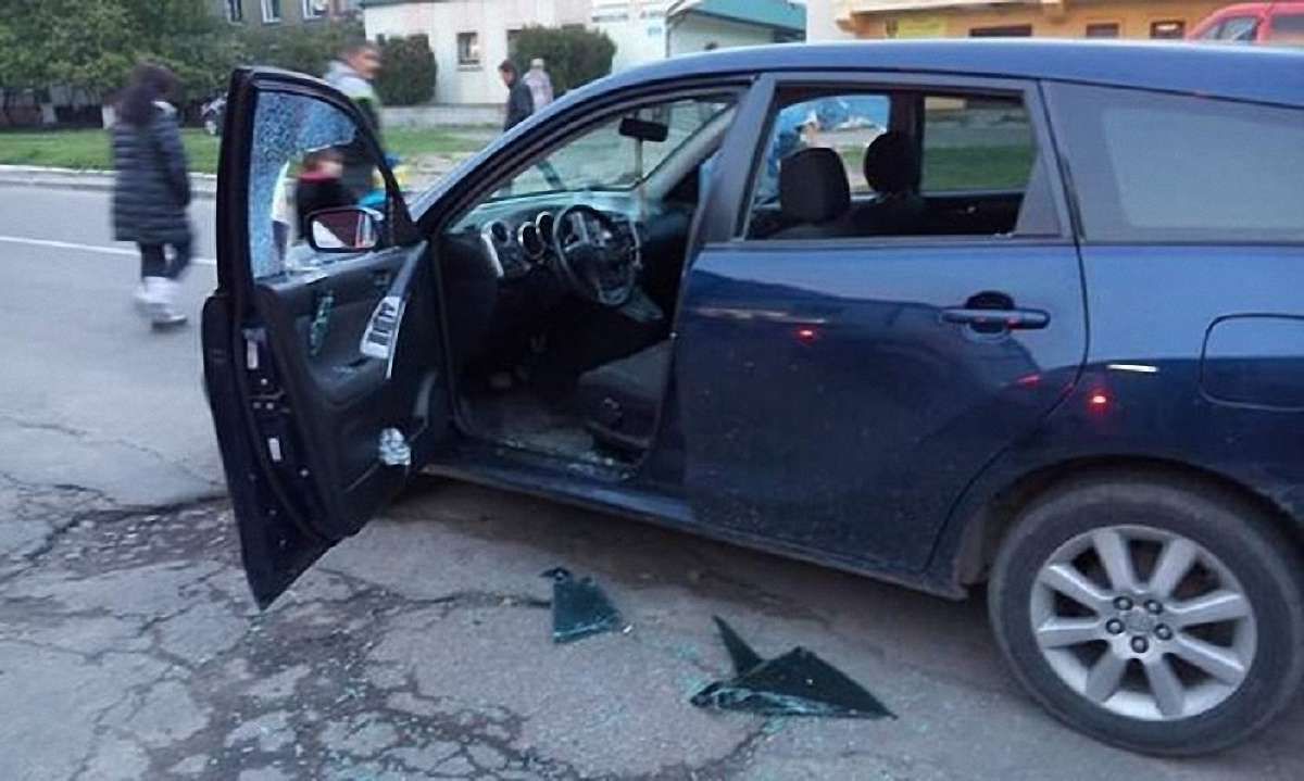 У Рясне-1 з автомобіля львів`янки вкрали 75 тис. грн