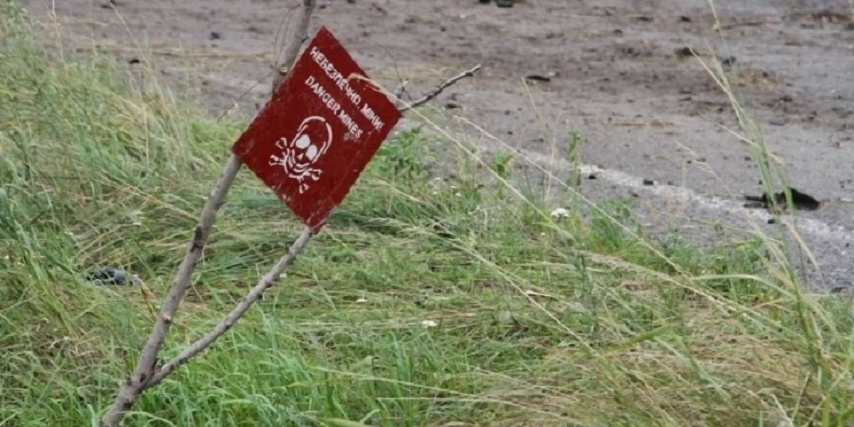 Українські військові підірвалися під час розмінування території в зоні АТО