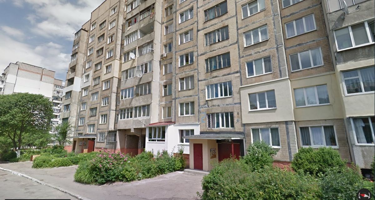 Вночі у Львові з вікна багатоповерхівки обстріляли поліцейських