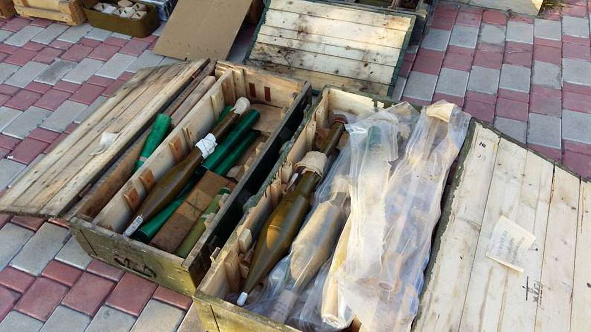 Поблизу Щастя на Луганщині виявили схованку зі зброєю