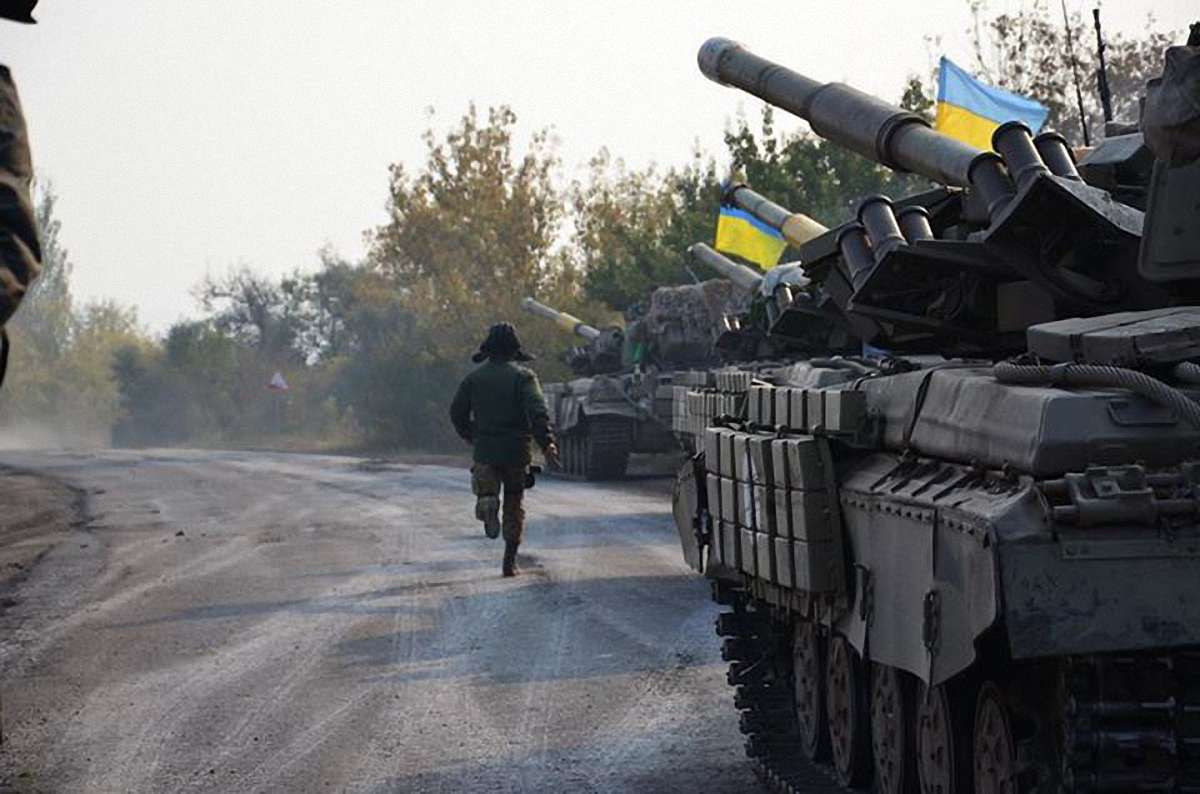 Українські військові відвели від лінії фронту близько 60 танків