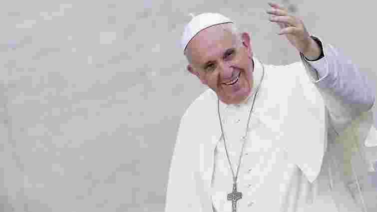 Ватикан спростував повідомлення про рак мозку у Папи Франциска