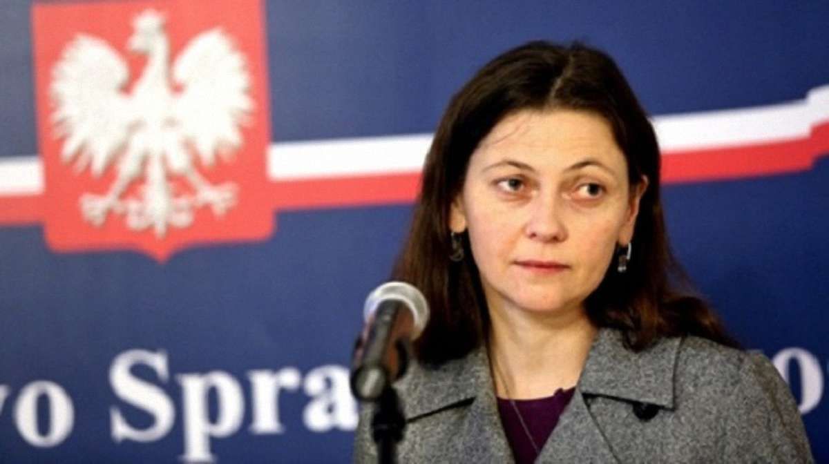 Заступник міністра юстиції Польщі сіла за кермо п'яною і чіплялася до поліції
