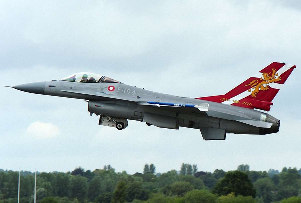 Біля берегів Данії зазнав аварії винищувач F-16