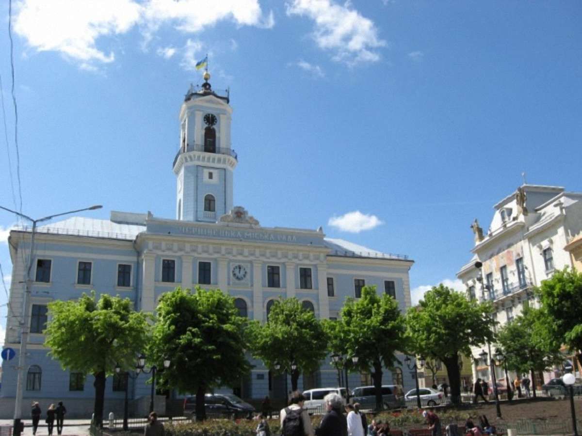 У міськраду Чернівців пройшли шість партій, а мера обиратимуть у другому турі