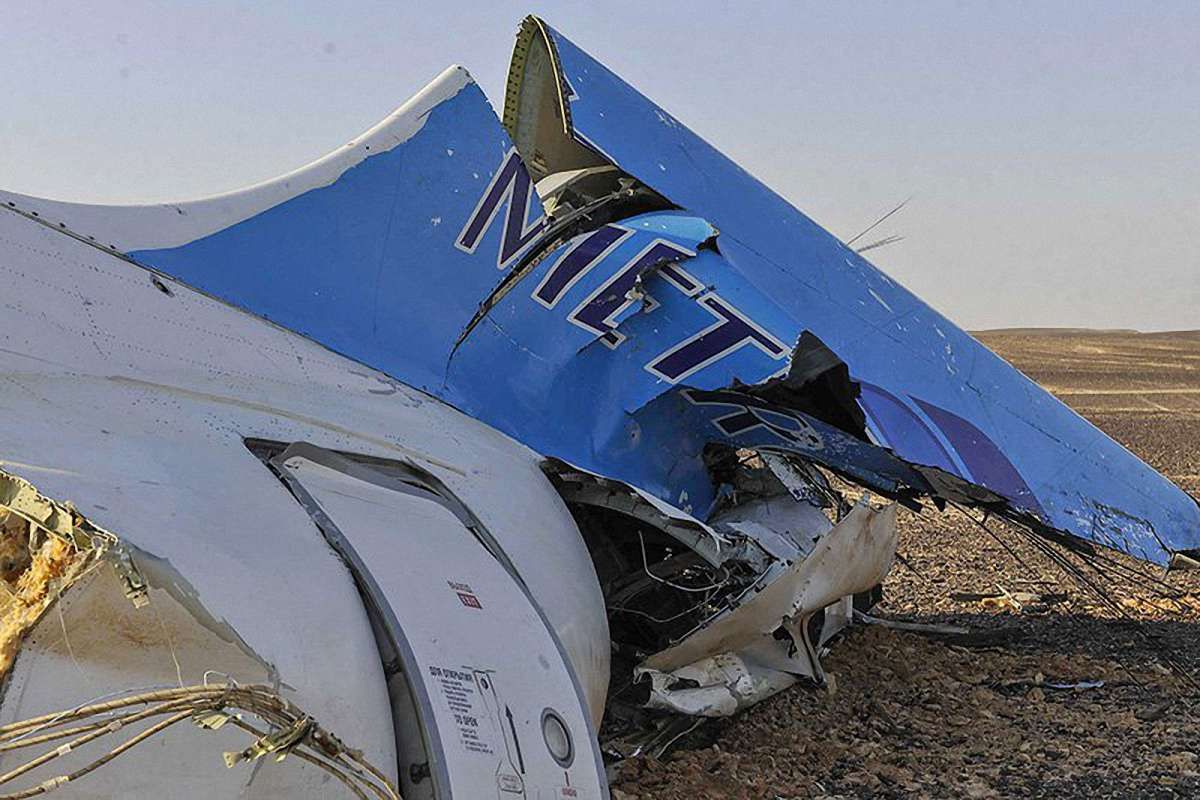 У Росії заявляють, що літак Airbus А321 був зруйнований у повітрі