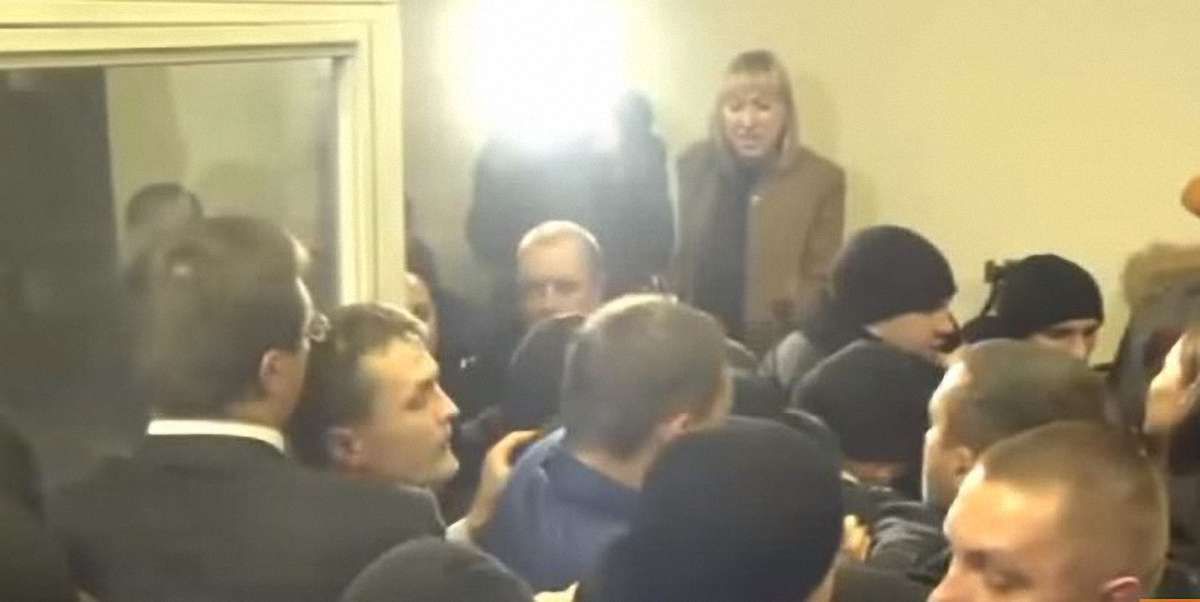 Нардепи влаштували бійку в Печерському суді
