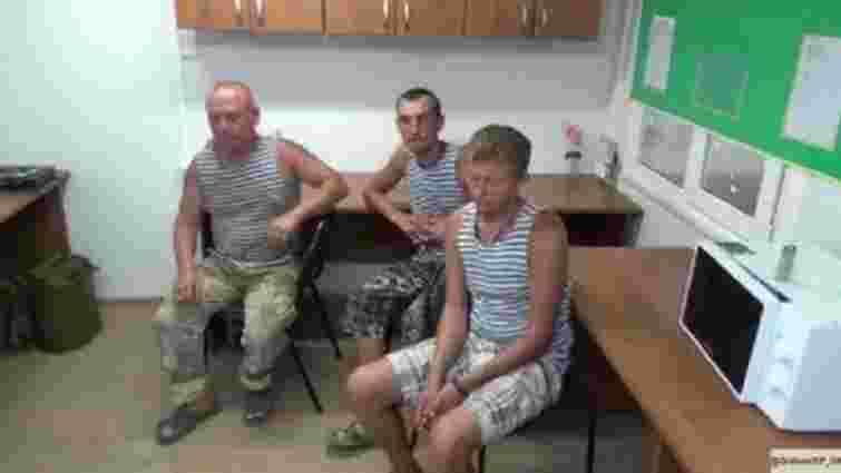 Затримані в Криму українські десантники повернулися на материкову Україну