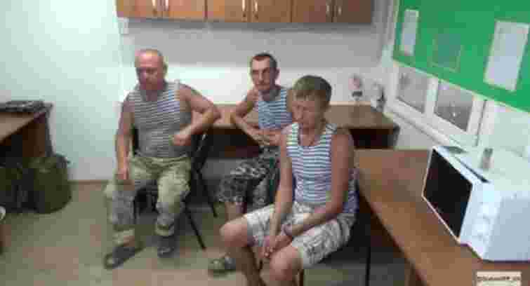 Затримані в Криму українські десантники повернулися на материкову Україну