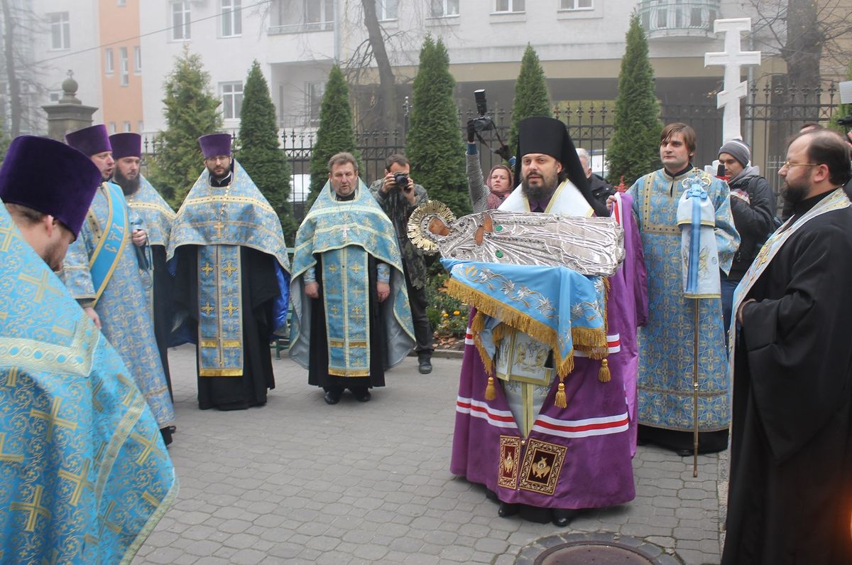 «Вигуляла собаку і вперед – на зустріч із святинею»