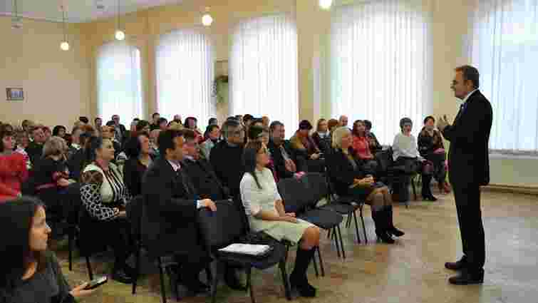 Понад півсотні найкращих вчителів у Львові отримали по ₴25 тис.