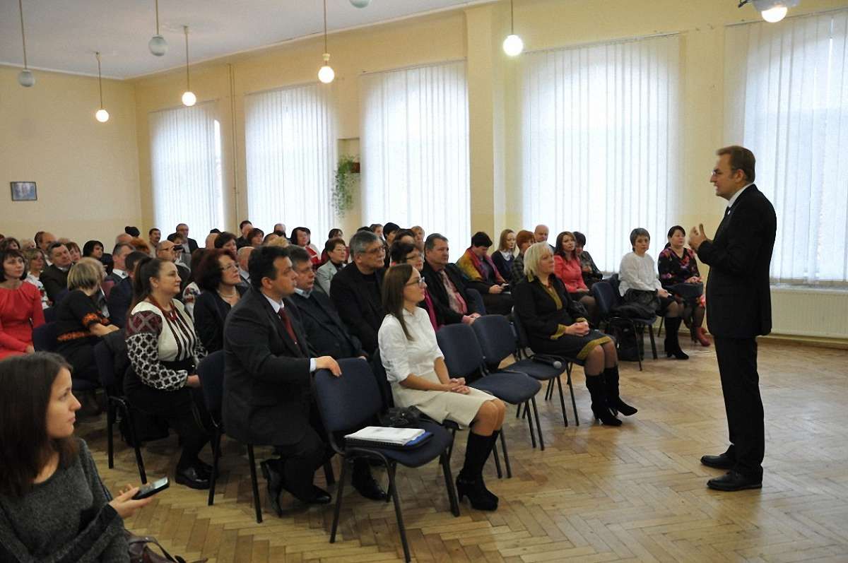 Понад півсотні найкращих вчителів у Львові отримали по ₴25 тис.