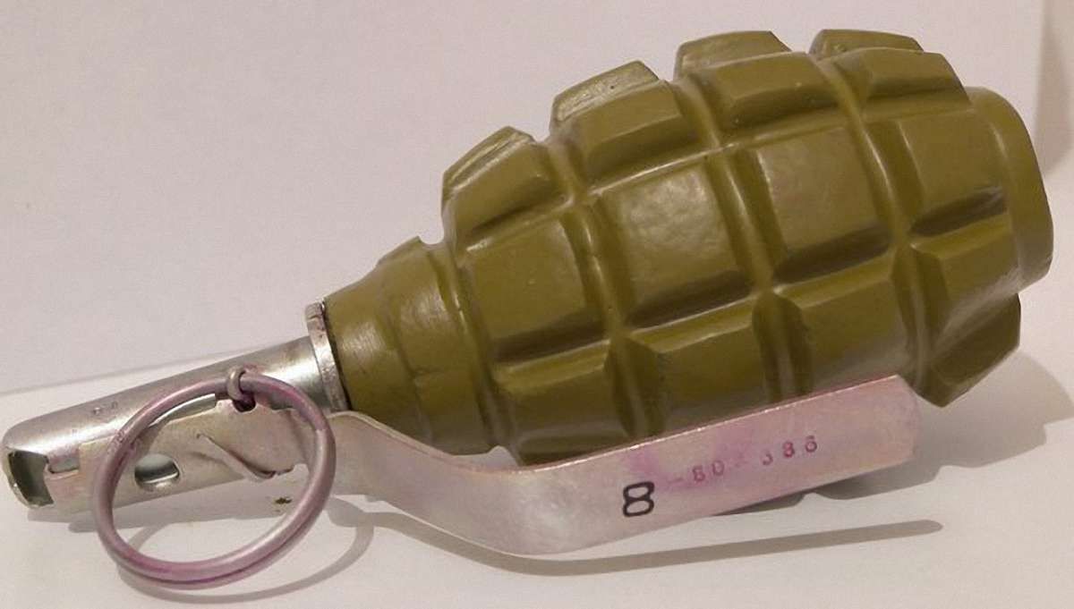 Невідомі закидали гранатами подвір’я адвоката «діамантового» прокурора Шапакіна