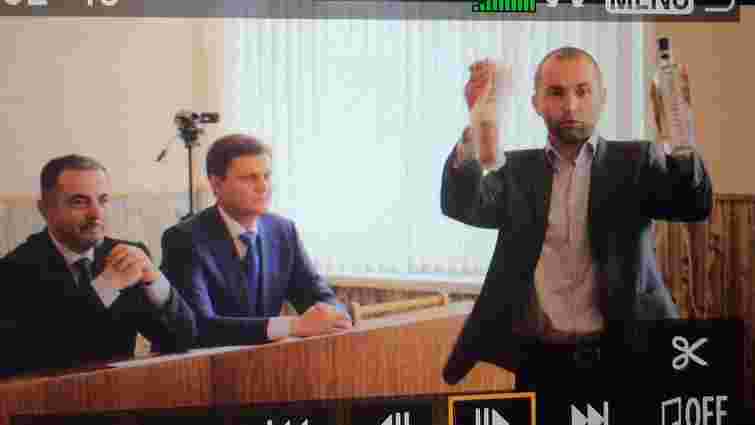 На Херсонщині нардеп від БПП побив ковбасою депутата міськради від «Опоблоку» (відео)