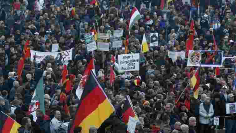 У Берліні спалахнули сутички між поліцією і демонстрантами