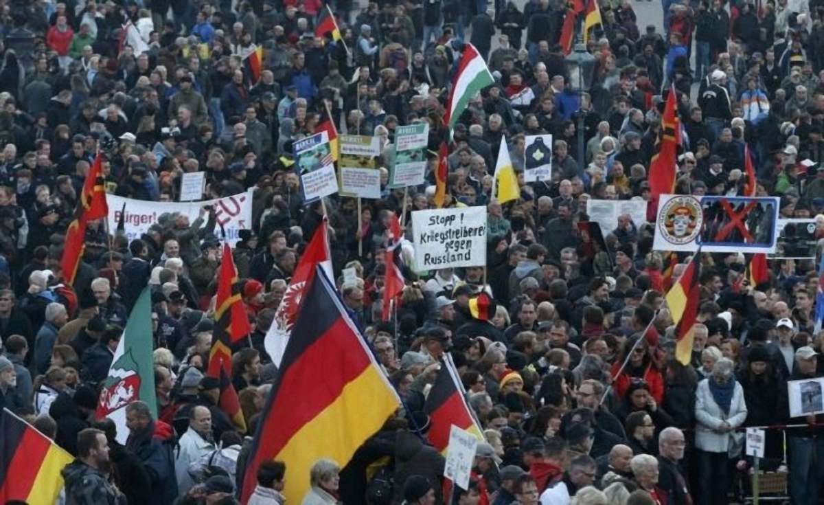 У Берліні спалахнули сутички між поліцією і демонстрантами