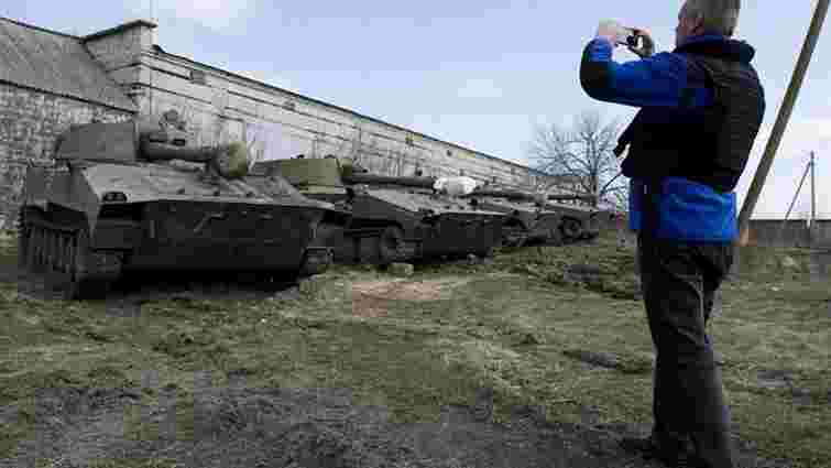 Бойовики повертають танки до лінії зіткнення після від’їзду спостерігачів ОБСЄ