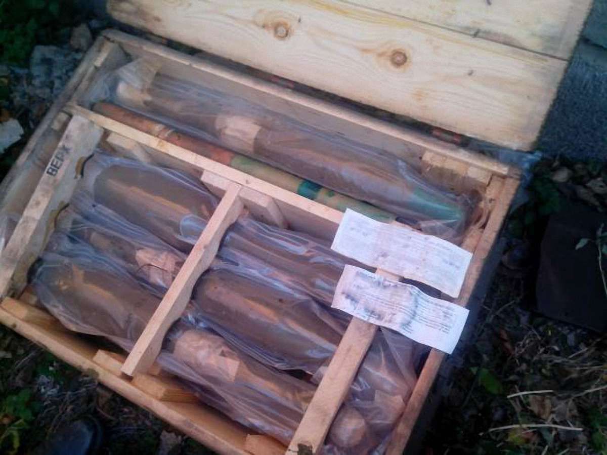 Двоє військових намагалися поштою відправити додому гранати