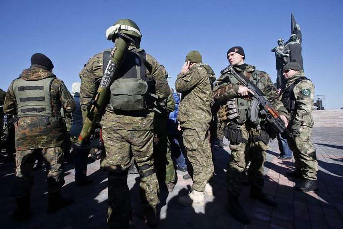 Сто бойовиків у формі ЗСУ виявили поблизу окупованого Донецька