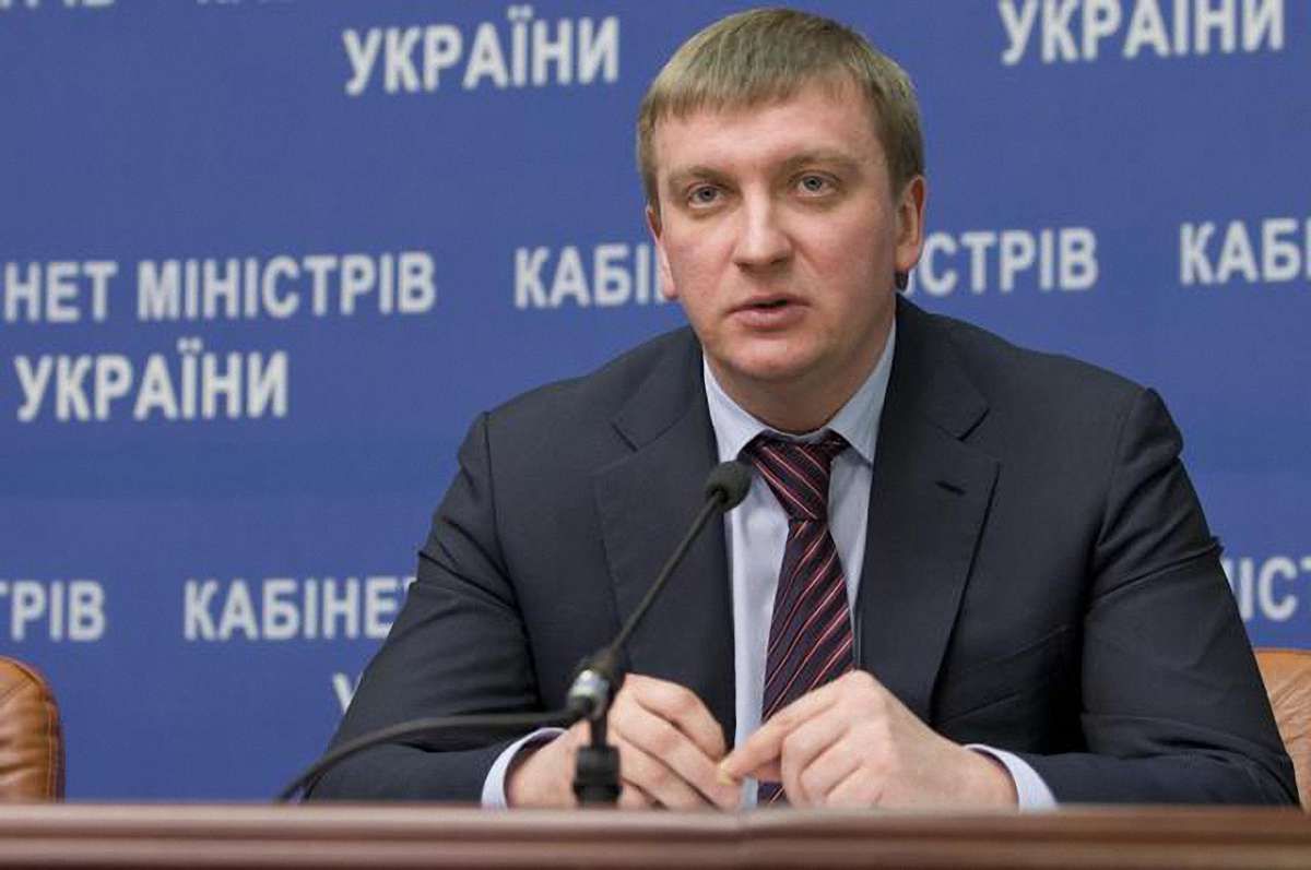 Генпрокуратура викликала на допит міністра юстиції