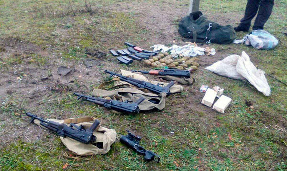 На Житомирщині знайшли рюкзак зі зброєю