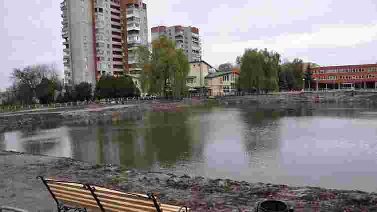 У рекреаційних зонах Львова чистять озера