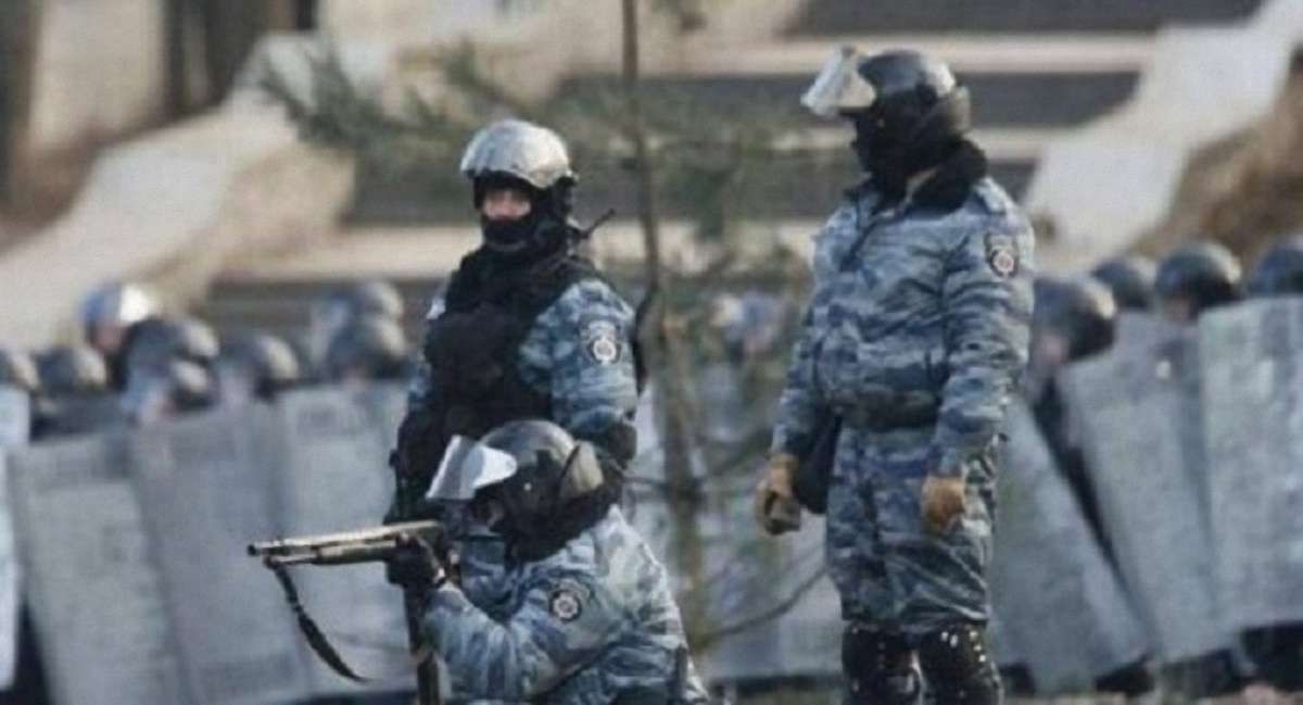 Арешт екс-«беркутівців» Зінченка та Аброськіна продовжили до 10 січня 2016 року