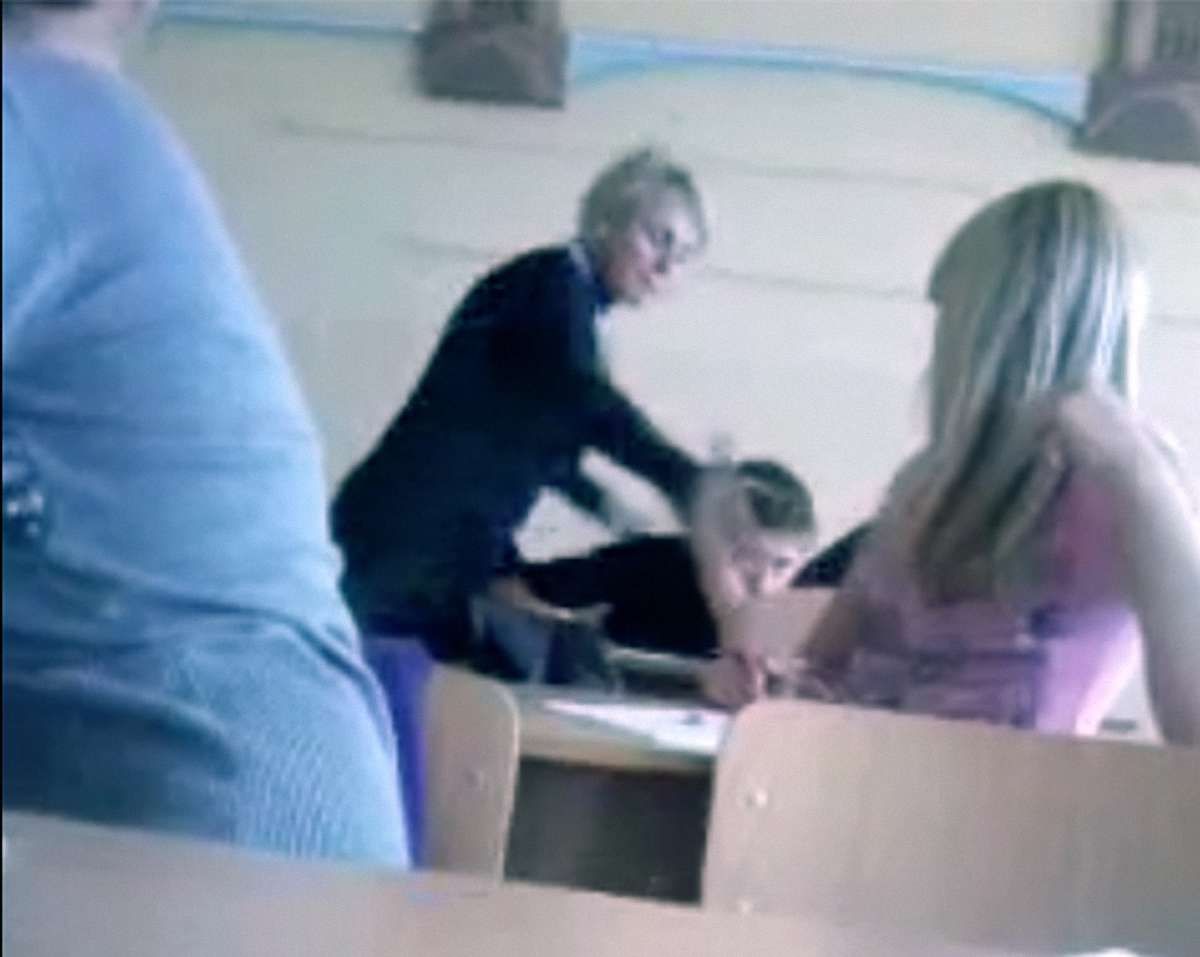 У директора Глинського НВК вимагають пояснень за відео з побиттям учня