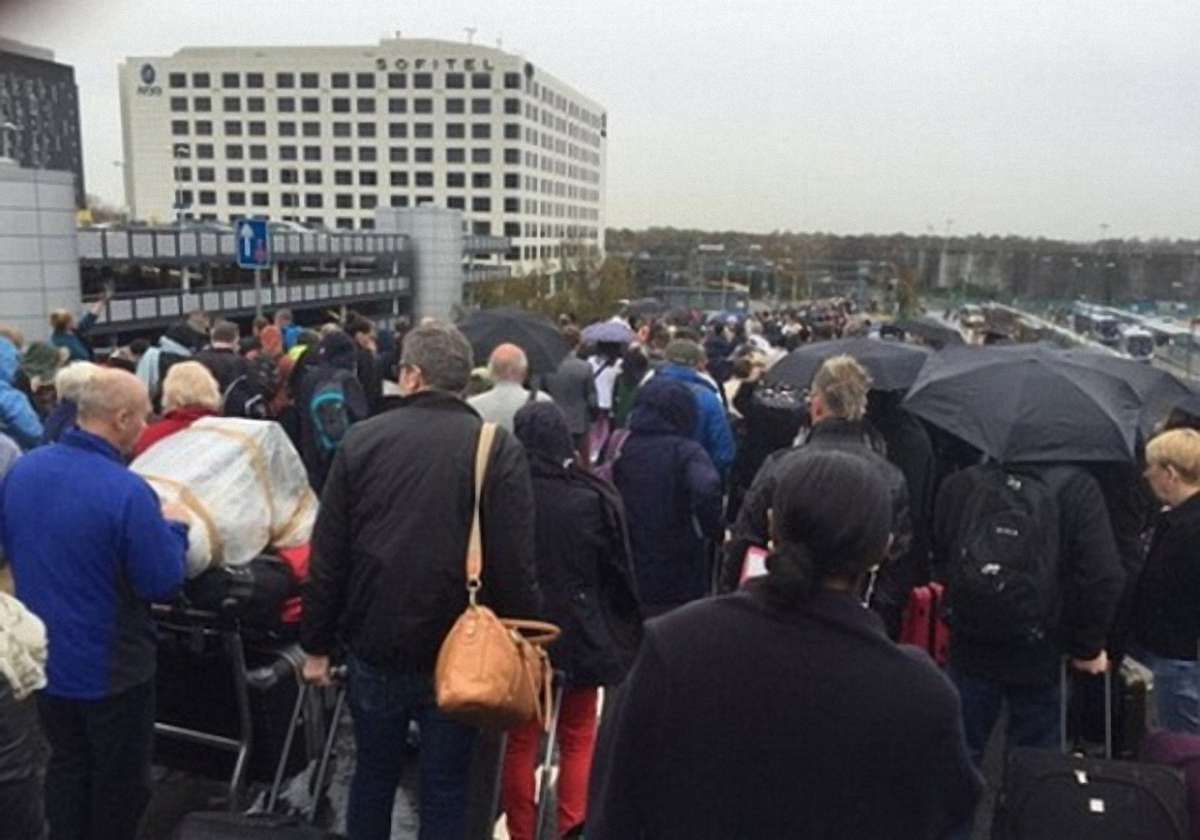 З аеропорту Гатвік в Лондоні евакуюють людей