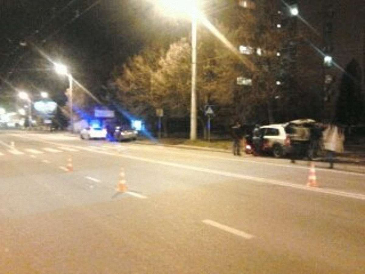 На пішохідному переході у Львові водій позашляховика збив жінку з дитиною