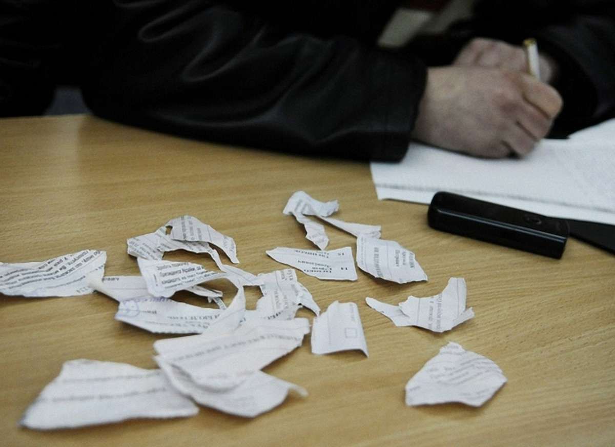 У Луцьку виборець з’їв виборчий бюлетень
