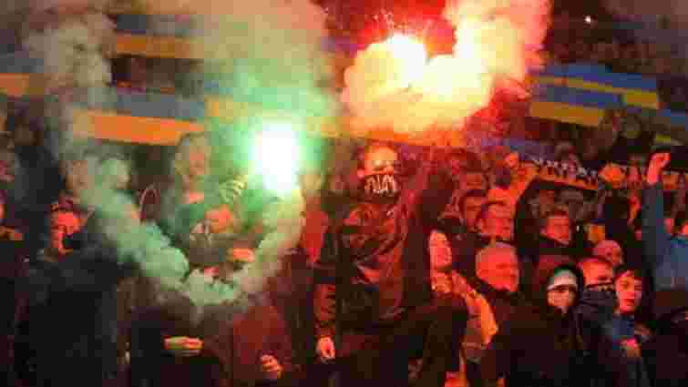 Правоохоронці встановили тих, хто палив фаєри під час матчу збірної України у Львові