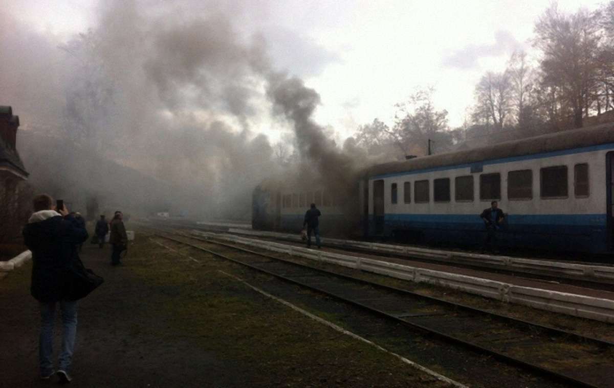 На Прикарпатті горів пасажирський поїзд