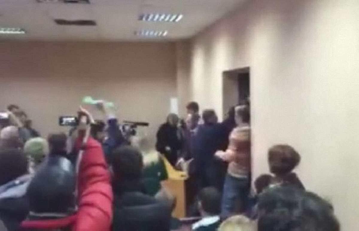 У Криворізькій ТВК сталася штовханина
