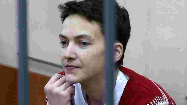  Надія Савченко під час суду привітала Кольченка з уродинами