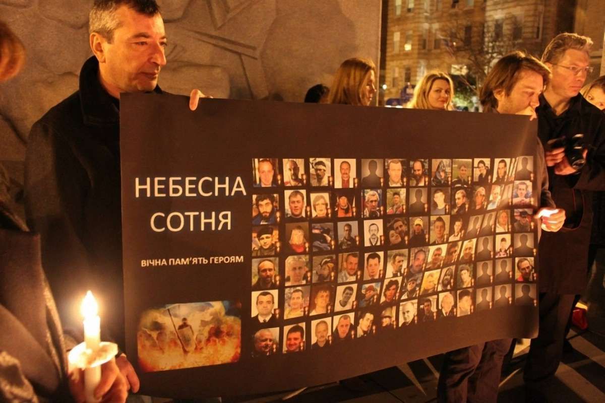 Порошенко просить Кабмін створити меморіал Героїв Небесної сотні