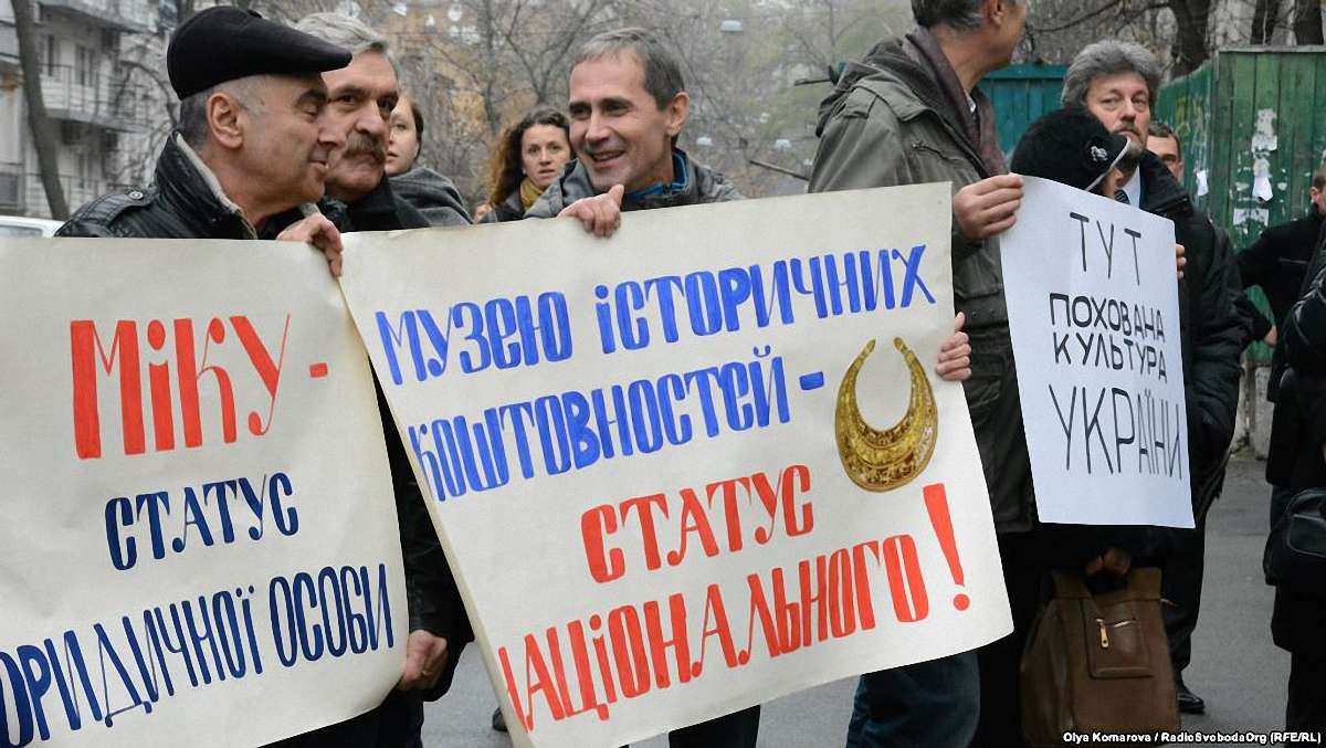 Екс-президенти попросили Порошенка допомогти Музею історичних коштовностей