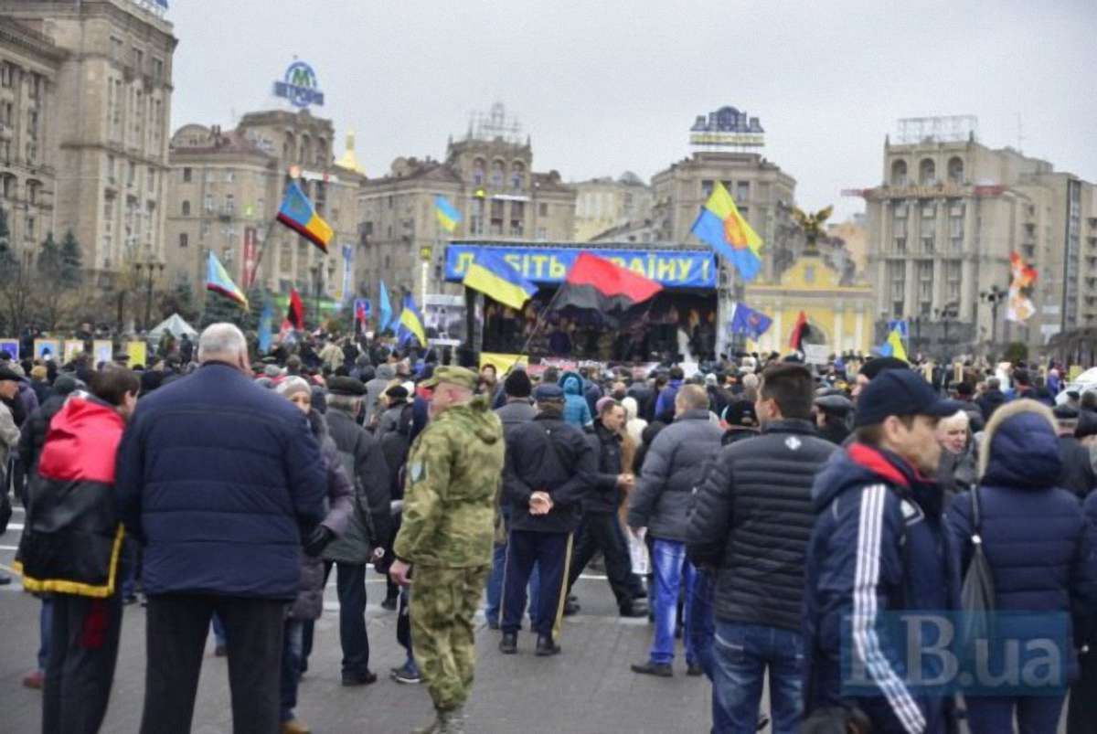 Близько тисячі людей зібралися на «майдан» у Києві
