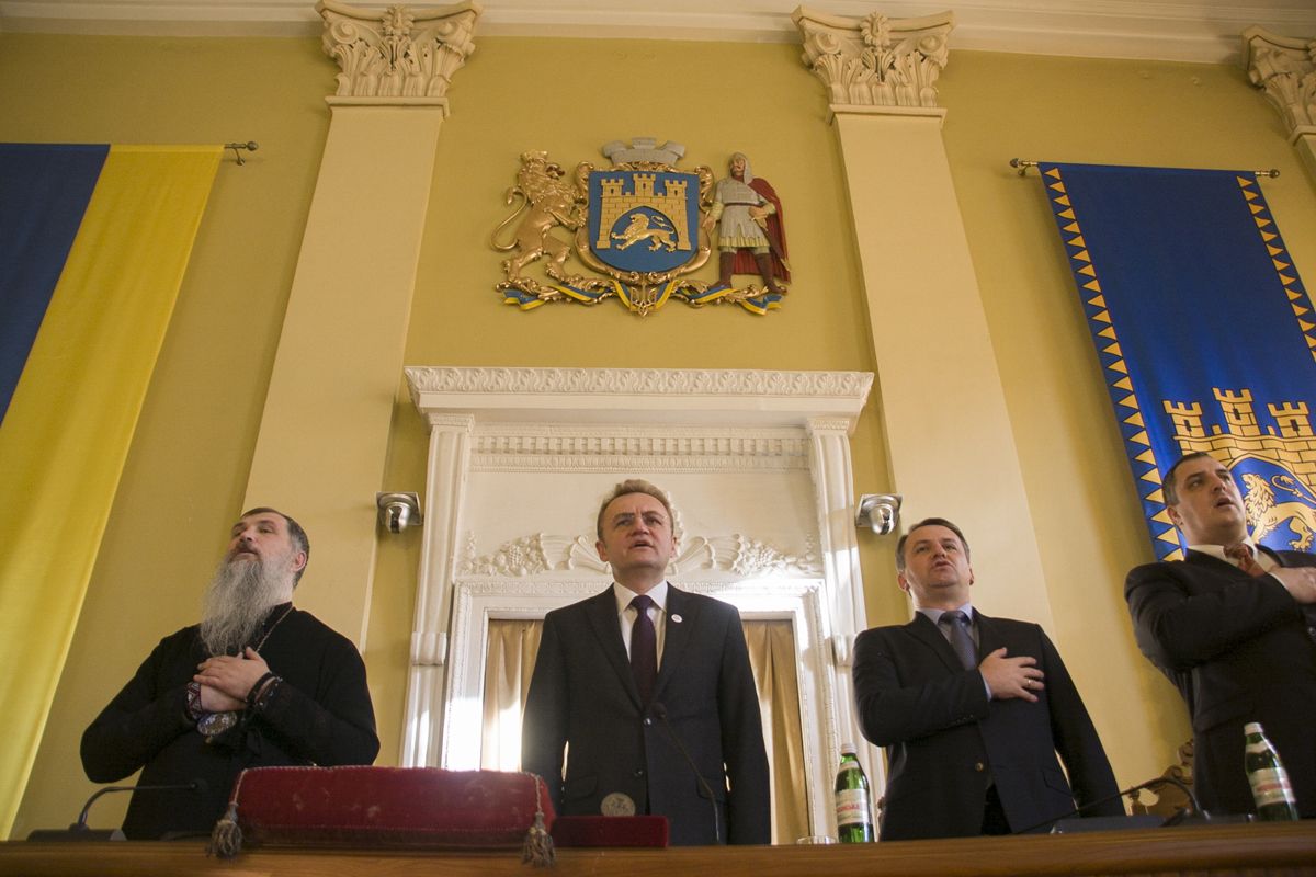 З нами партія і Бог