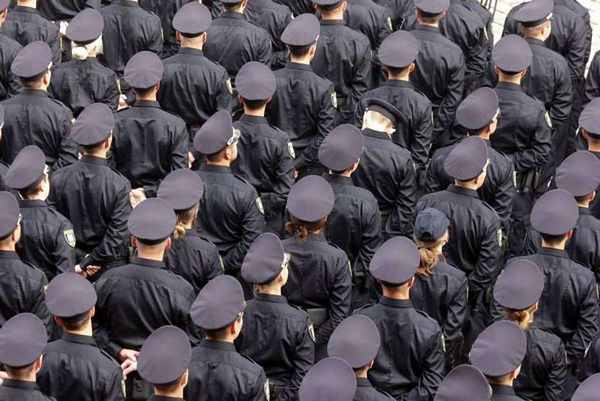 Чотирьох патрульних з Одеси звільнили за сепаратистські дописи в соцмережах