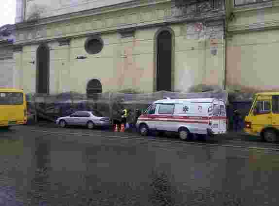 У центрі Львова автомобіль збив дитину