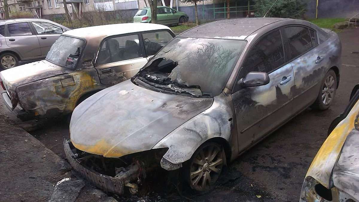 На вул. Білоцерківській у Львові згоріли три автомобілі