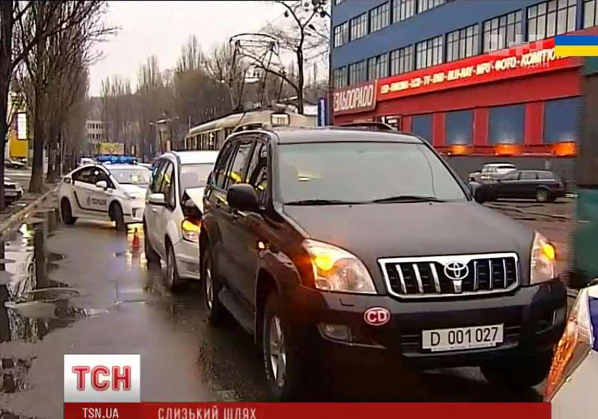 П'яний працівник посольства Росії спричинив аварію в Києві