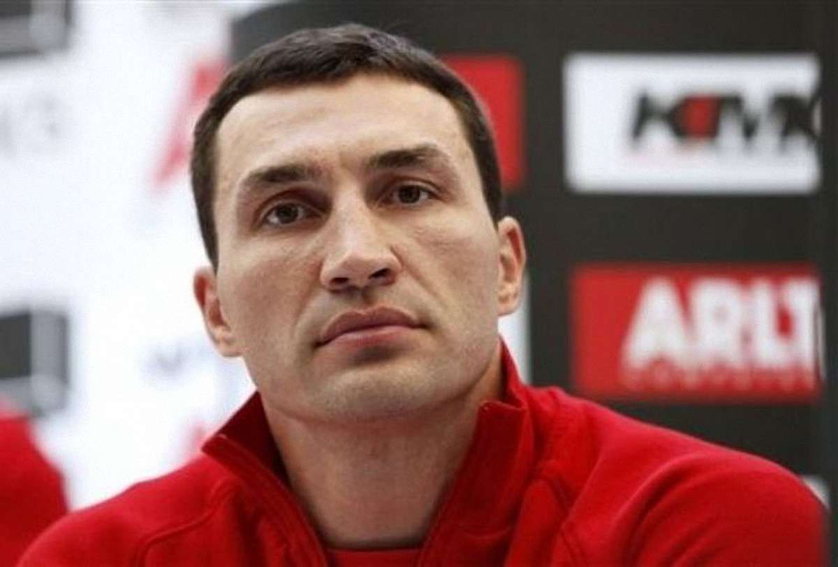 Володимир Кличко заявив, що продовжить кар’єру у професійному боксі